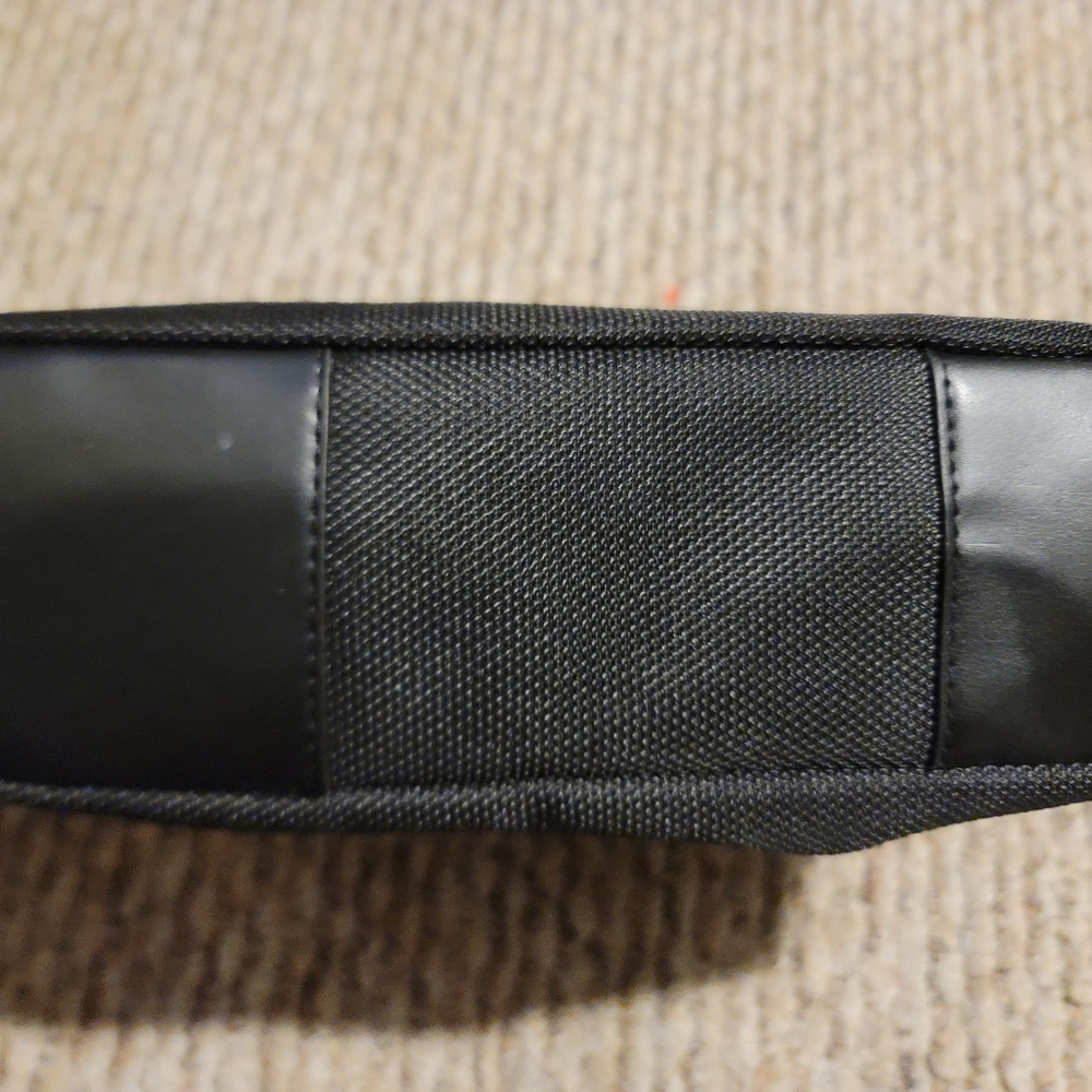 Christian Dior Makeup Bag - Picture 6 of 7